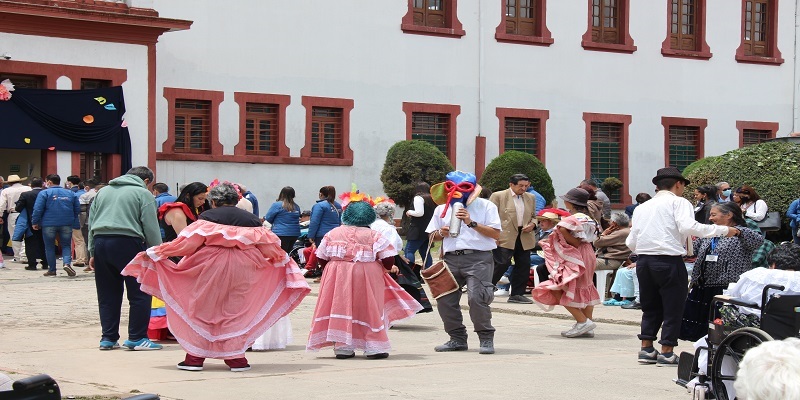 Centro de Bienestar del Anciano San Pedro conmemoró Día Mundial de Las Artes
