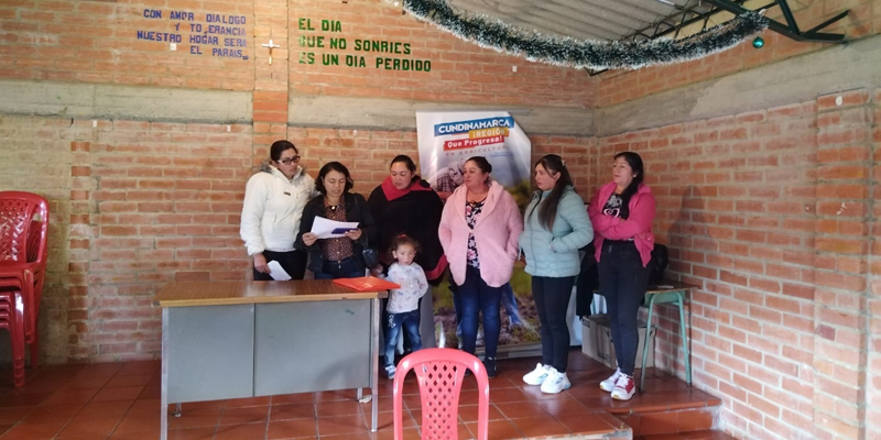 Mujeres rurales de Sesquilé participaron en taller para fortalecer la autoestima



