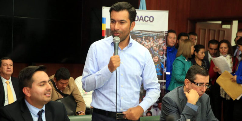 Idaco y CAR firman convenios por 2.350 millones de pesos
