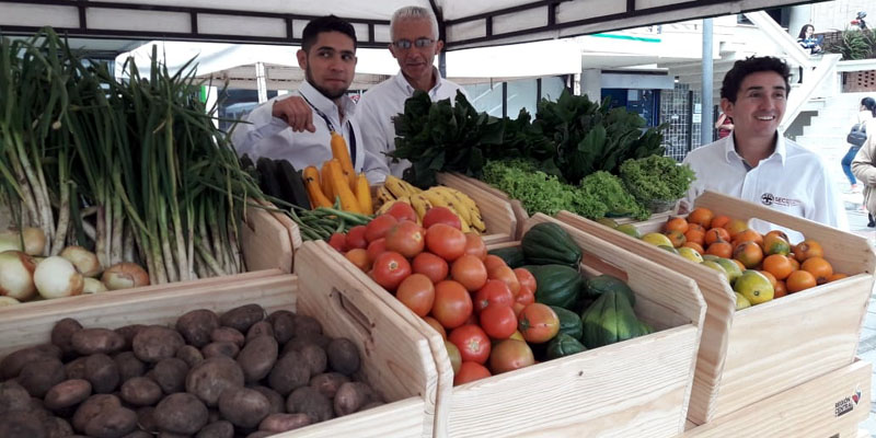 “Cambio Verde” recolectó 19 toneladas de material reciclable y entregó alimentos y productos del campo a más de 7.500 personas
























