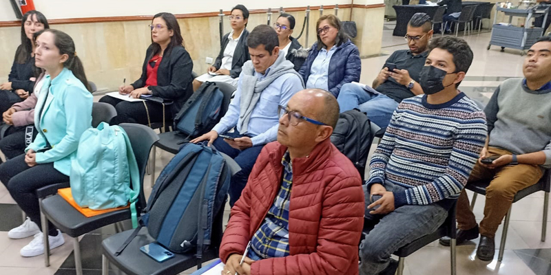 En audiencia pública, 16 docentes y directivos docentes eligieron su plaza vacante en Cundinamarca


