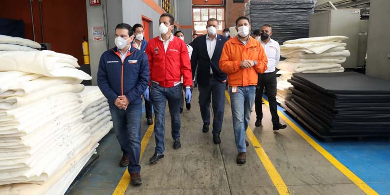 Gobernador de Cundinamarca y Alcalde de Soacha supervisan primera empresa de manufactura que reinicia actividades en esa ciudad después del periodo de cuarentena