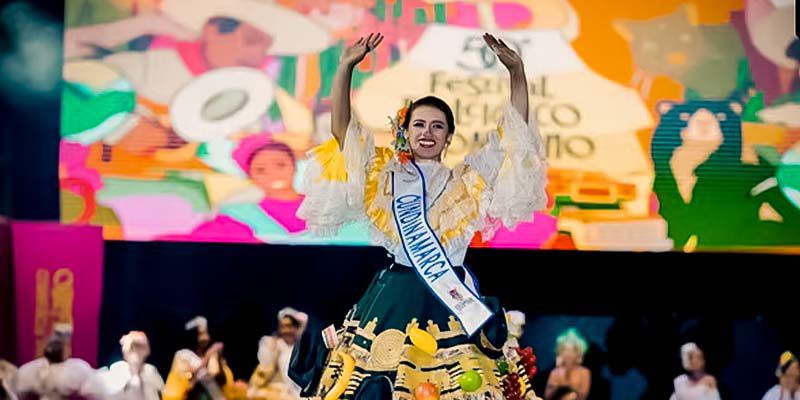 Señorita Cundinamarca, coronada como Reina Nacional del Folclor en Ibagué, Tolima
