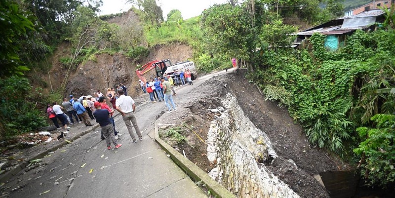 Gobernación atiende la emergencia por desbordamiento de ríos en Yacopí

