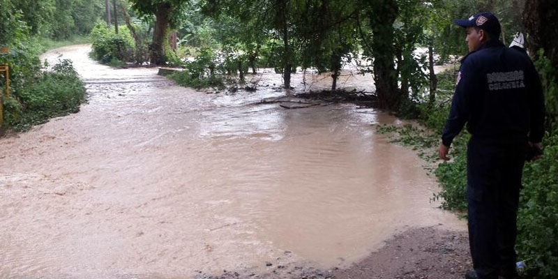 Atención de Riesgos de Cundinamarca y EPC atienden inundaciones en Tocaima
