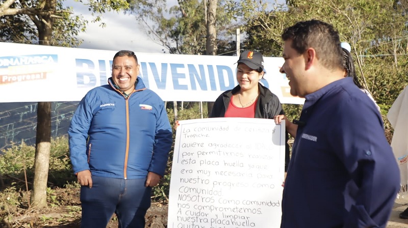 Gobierno cundinamarqués entregó dos placa huellas en Guayabetal y Gutiérrez 